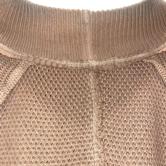 Free People We The Free She’s a Keeper Sweater Tan Pullover Size Medium - Picture 11 of 15
